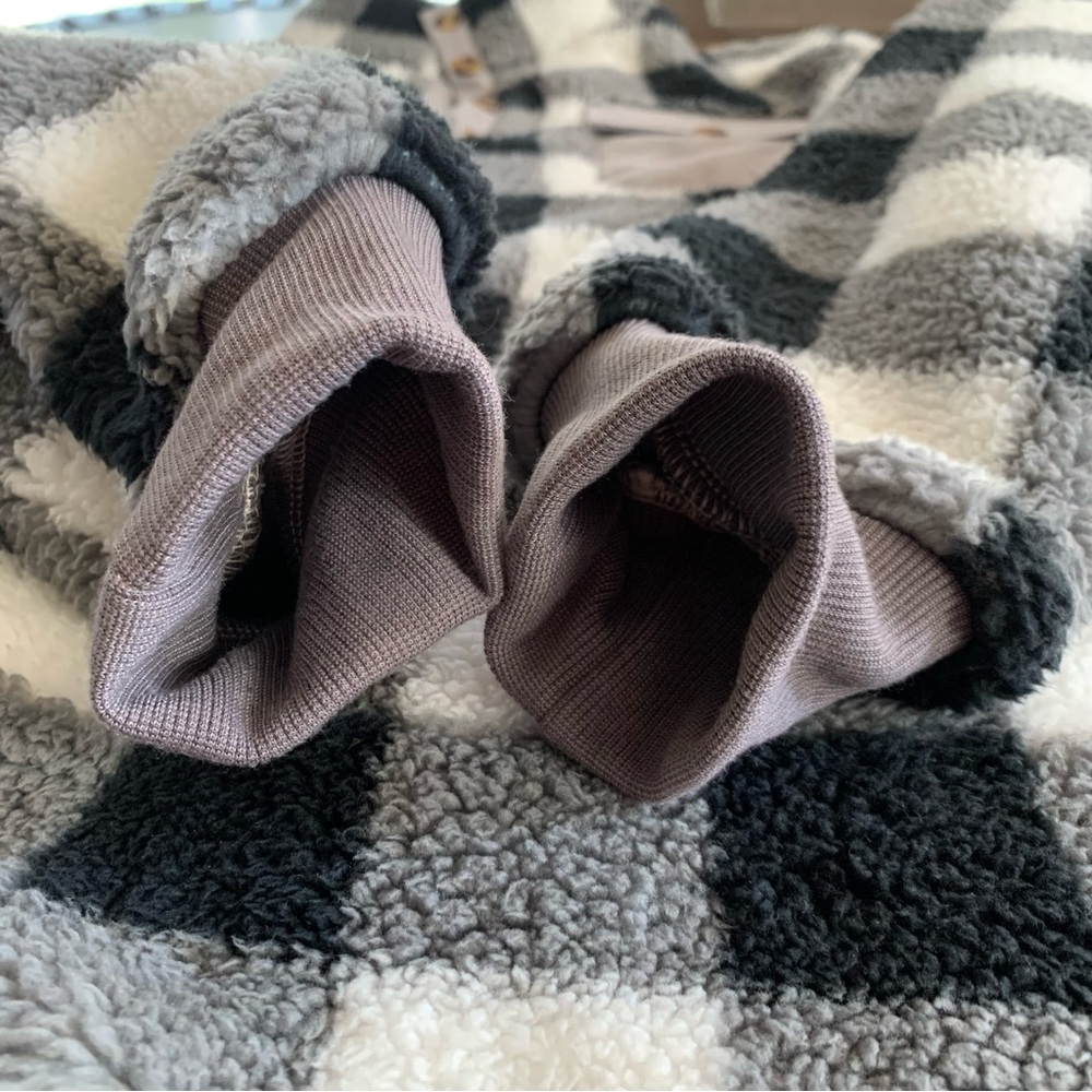 Warm & Cozy Fuzzy Plaid Oversized Sweater Pull Over - Picture 5 of 9